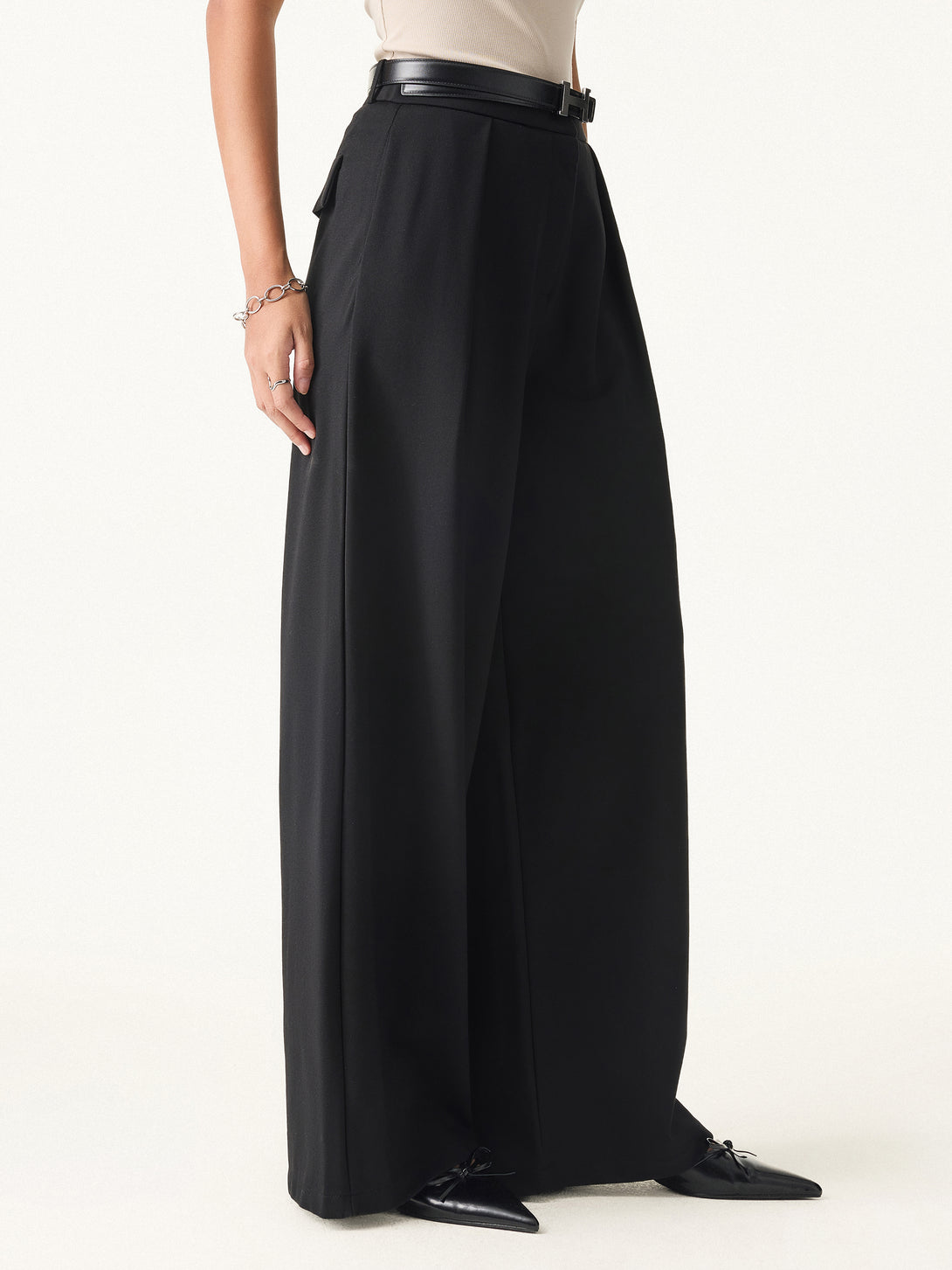 Non-sheer Airy Mid Rise Pleated Airy Trouser with Pockets