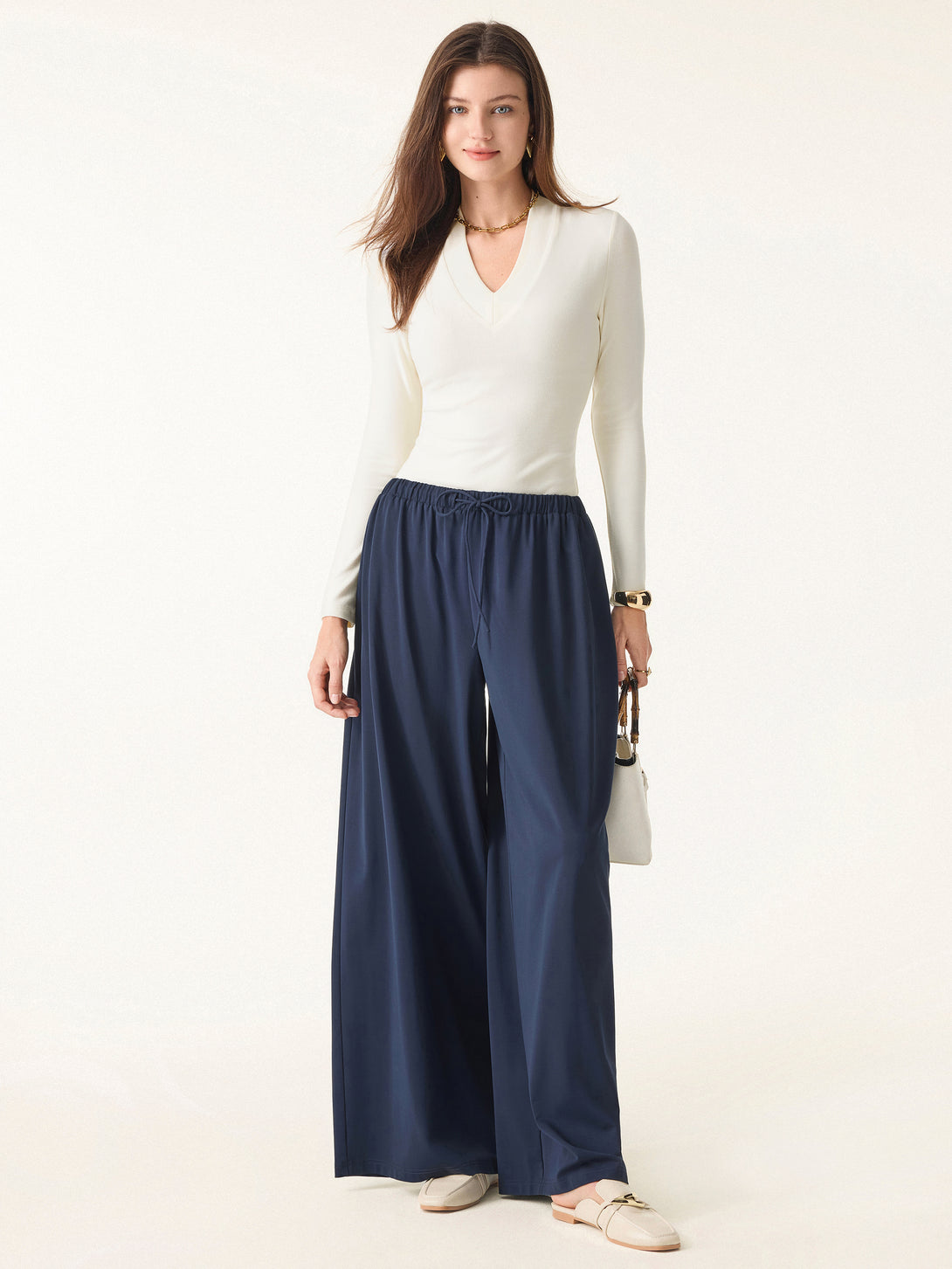 Essential V-neck Wide Binding Slimming Brami Top