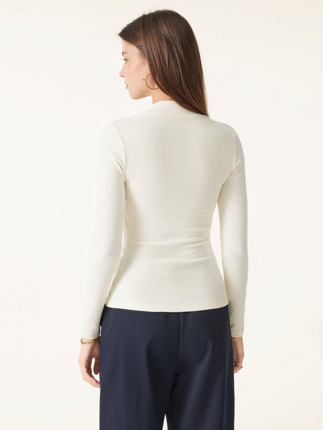 Essential V-neck Wide Binding Slimming Brami Top