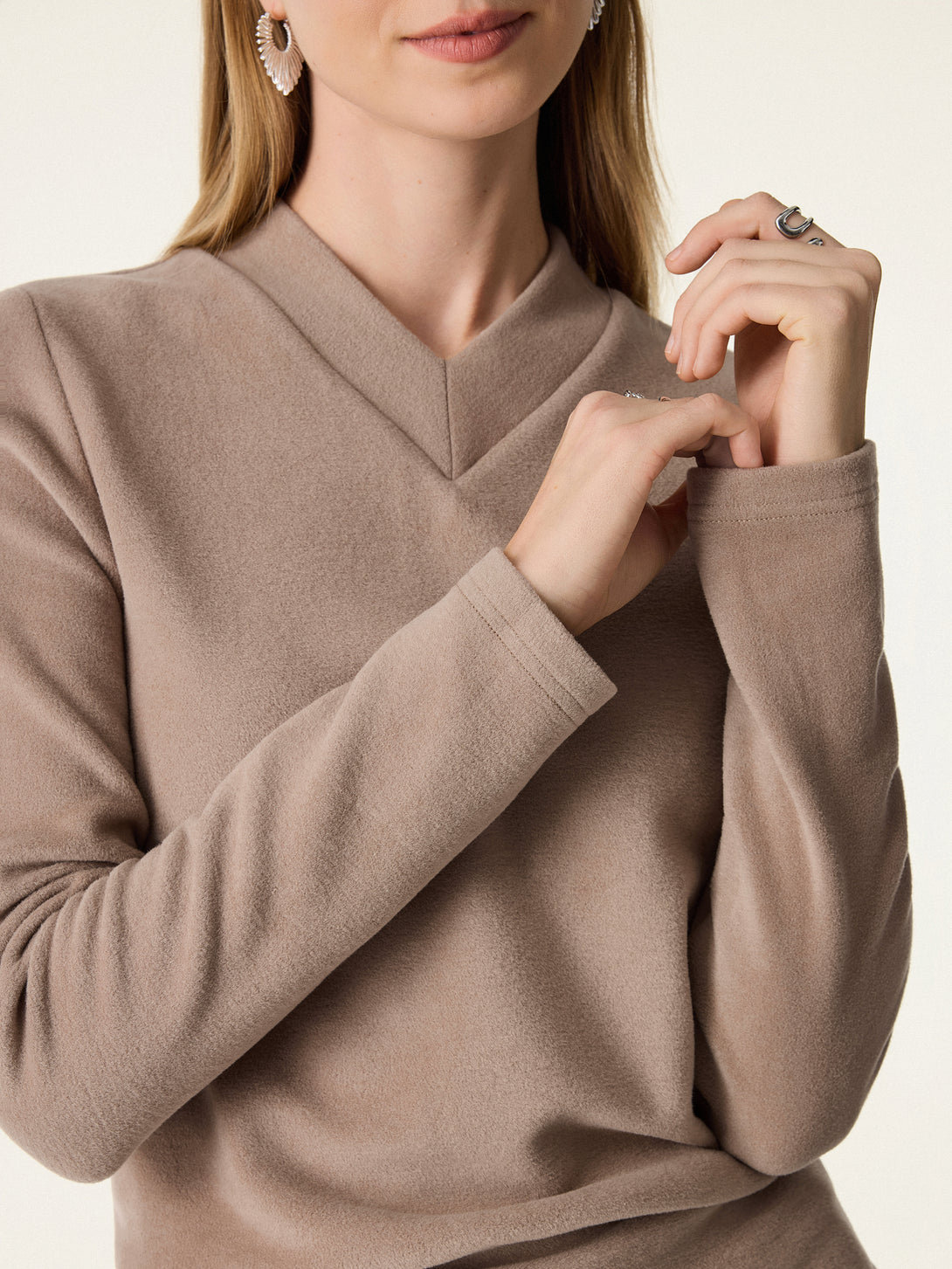 MaxWarm V-neck Long Sleeve Brami with Banded Hem