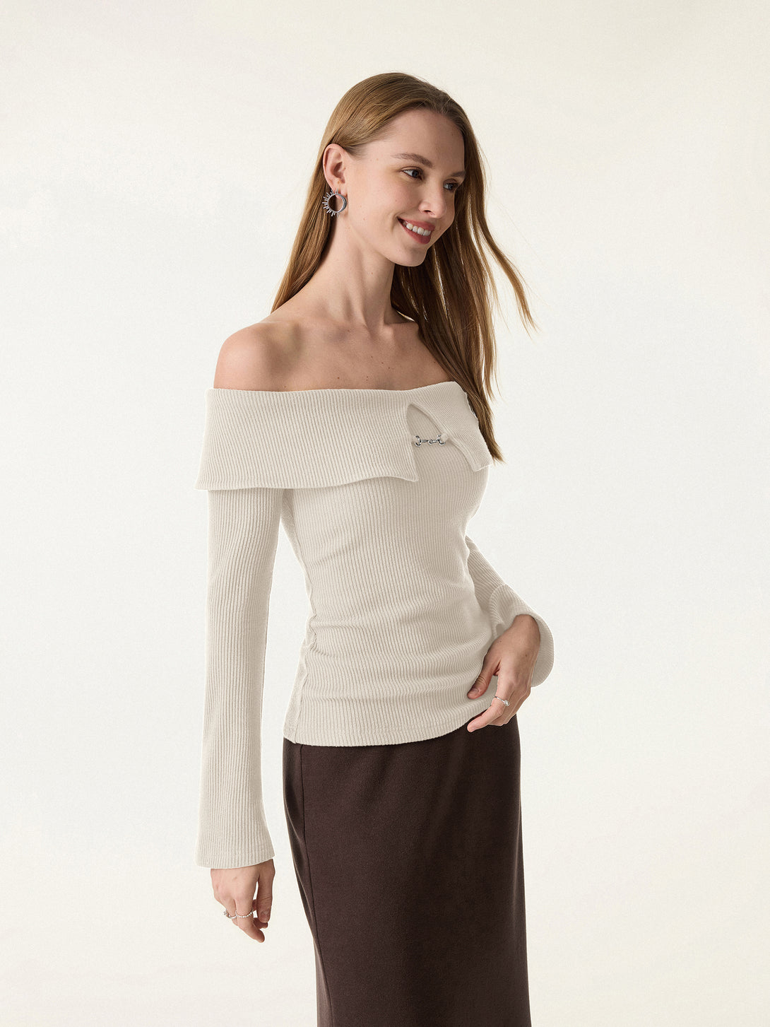 Non-Slip Metal Chain Detail Cold Shoulder Brami