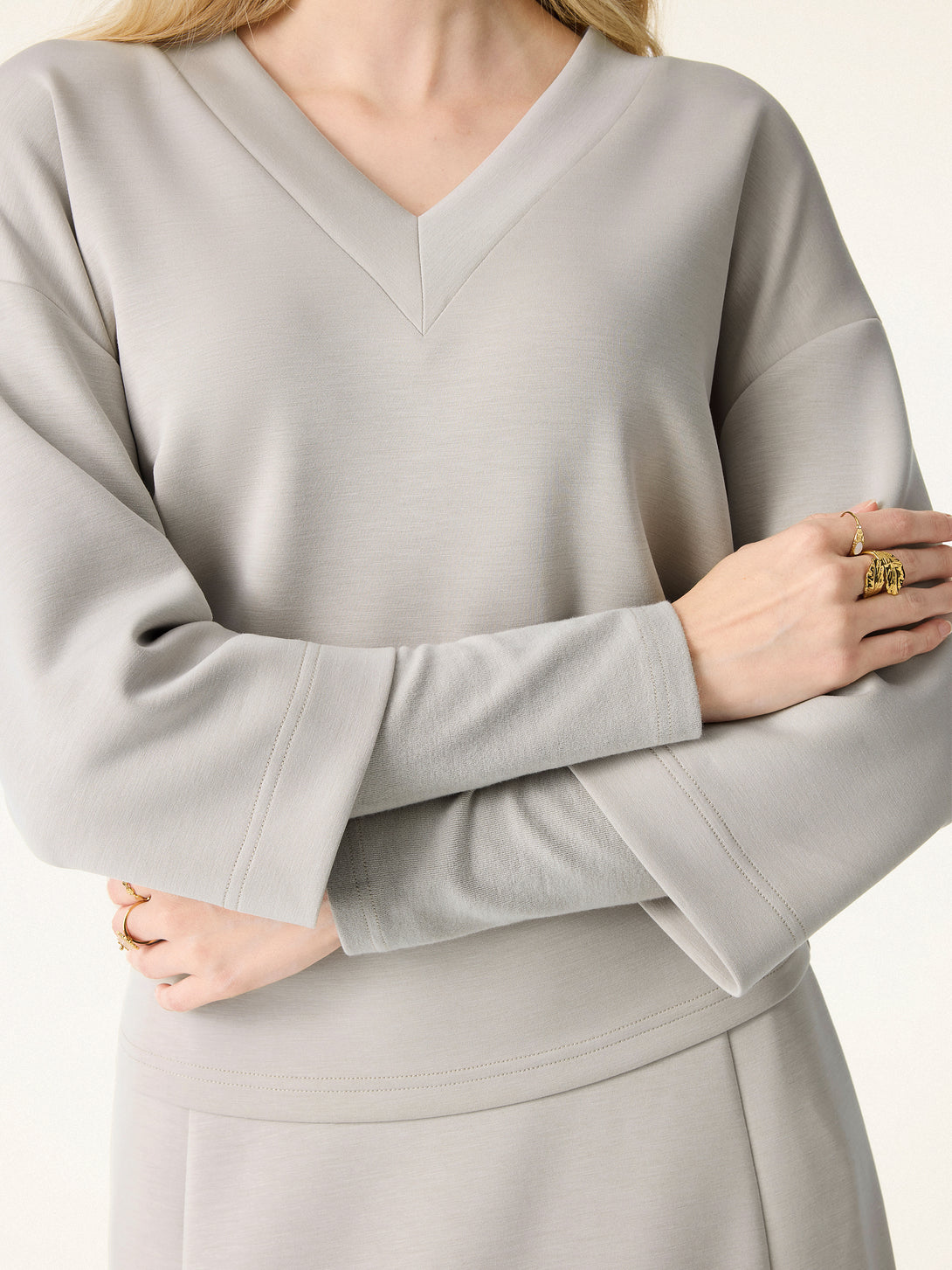 2Pcs Set V-neck Top with Sleeve Warmers & Mid Rise Flared Midi Skirt with Pockets