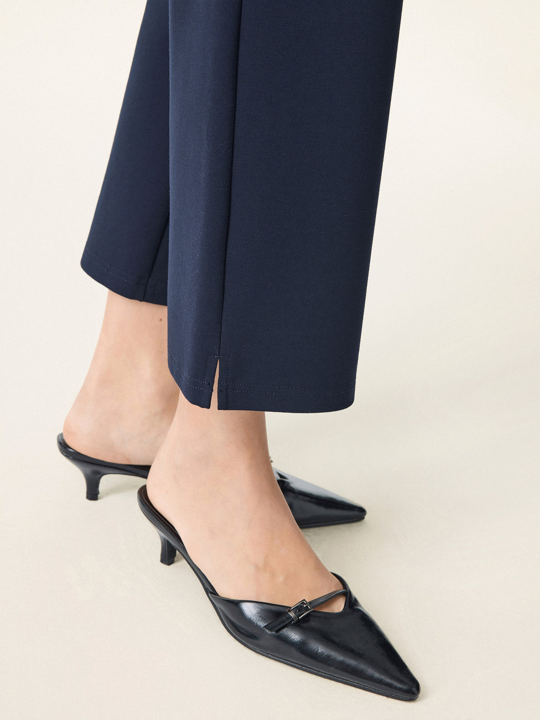 4-way Stretch Mid Rise Cropped Straight Pull-on Pants with Pockets