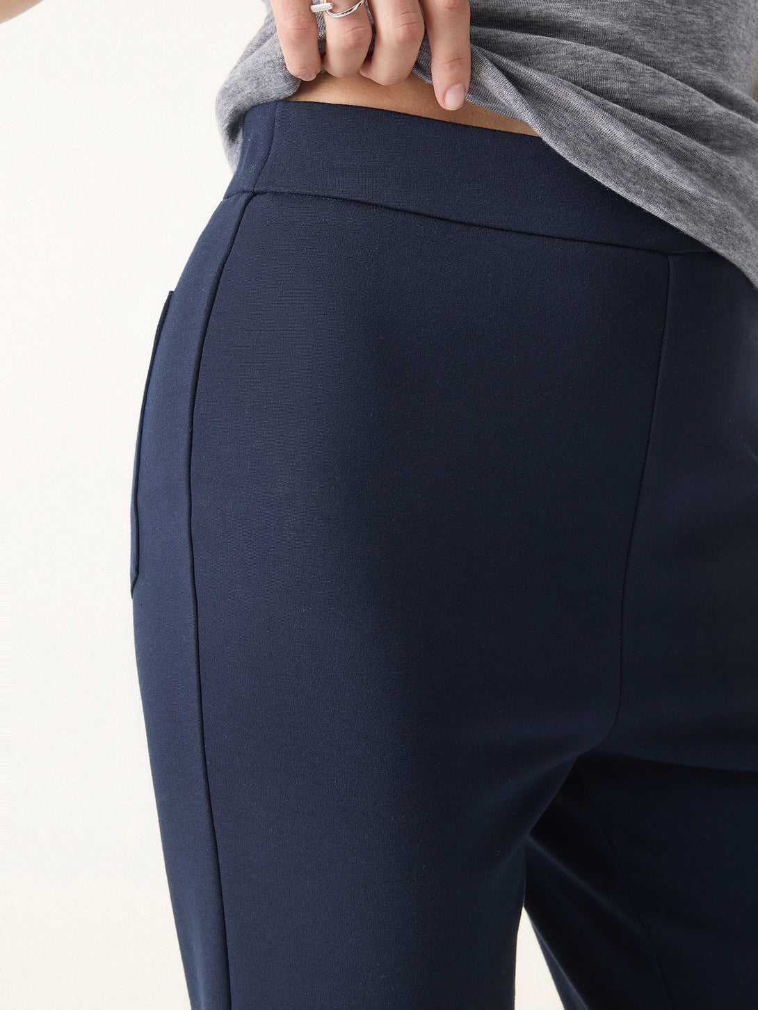 4-way Stretch Mid Rise Cropped Straight Pull-on Pants with Pockets