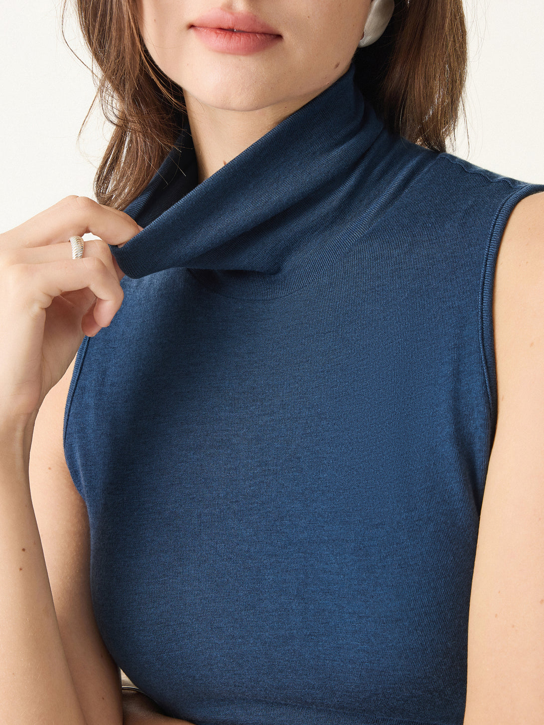 Lyocell Cashmere Sleeveless Turtleneck Brami