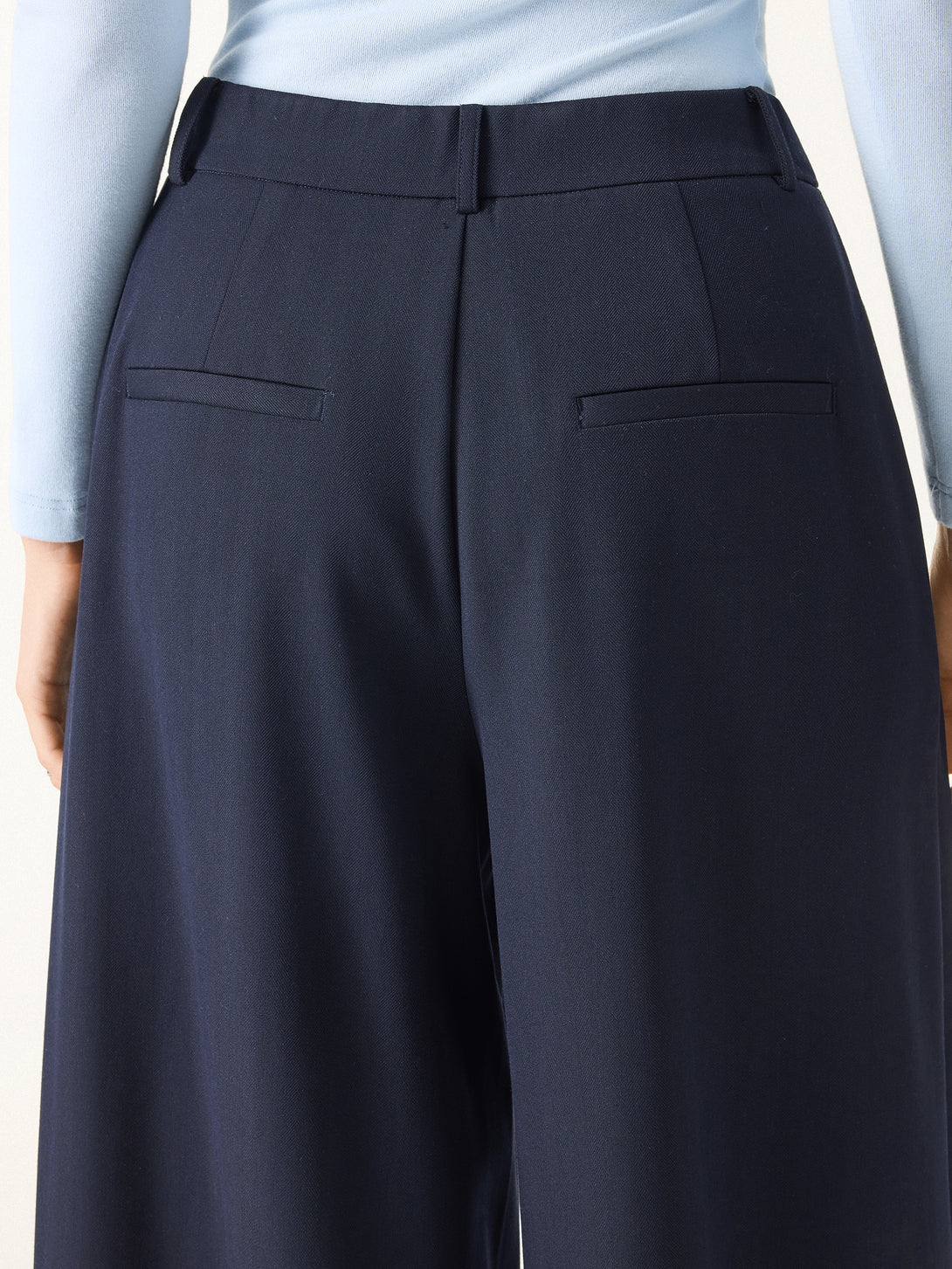 Mid Rise Wide Leg Trousers with Pockets