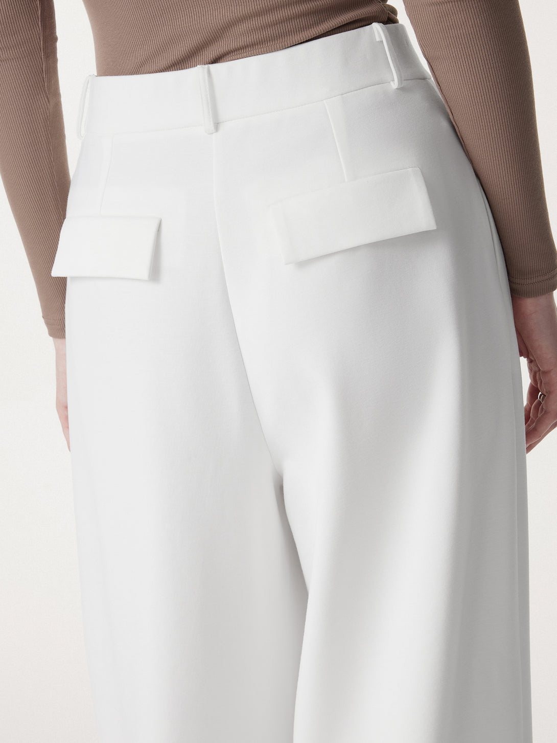 2Pcs Set Scoop Neck Gathered Brami Top & Non-sheer Airy Mid Rise Trouser with Pockets