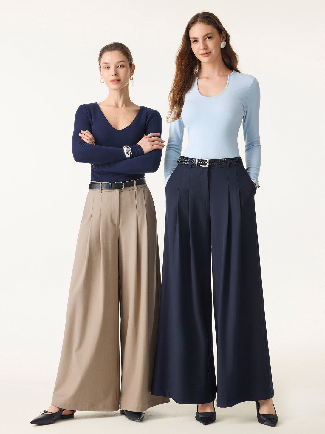 Mid Rise Wide Leg Trousers with Pockets