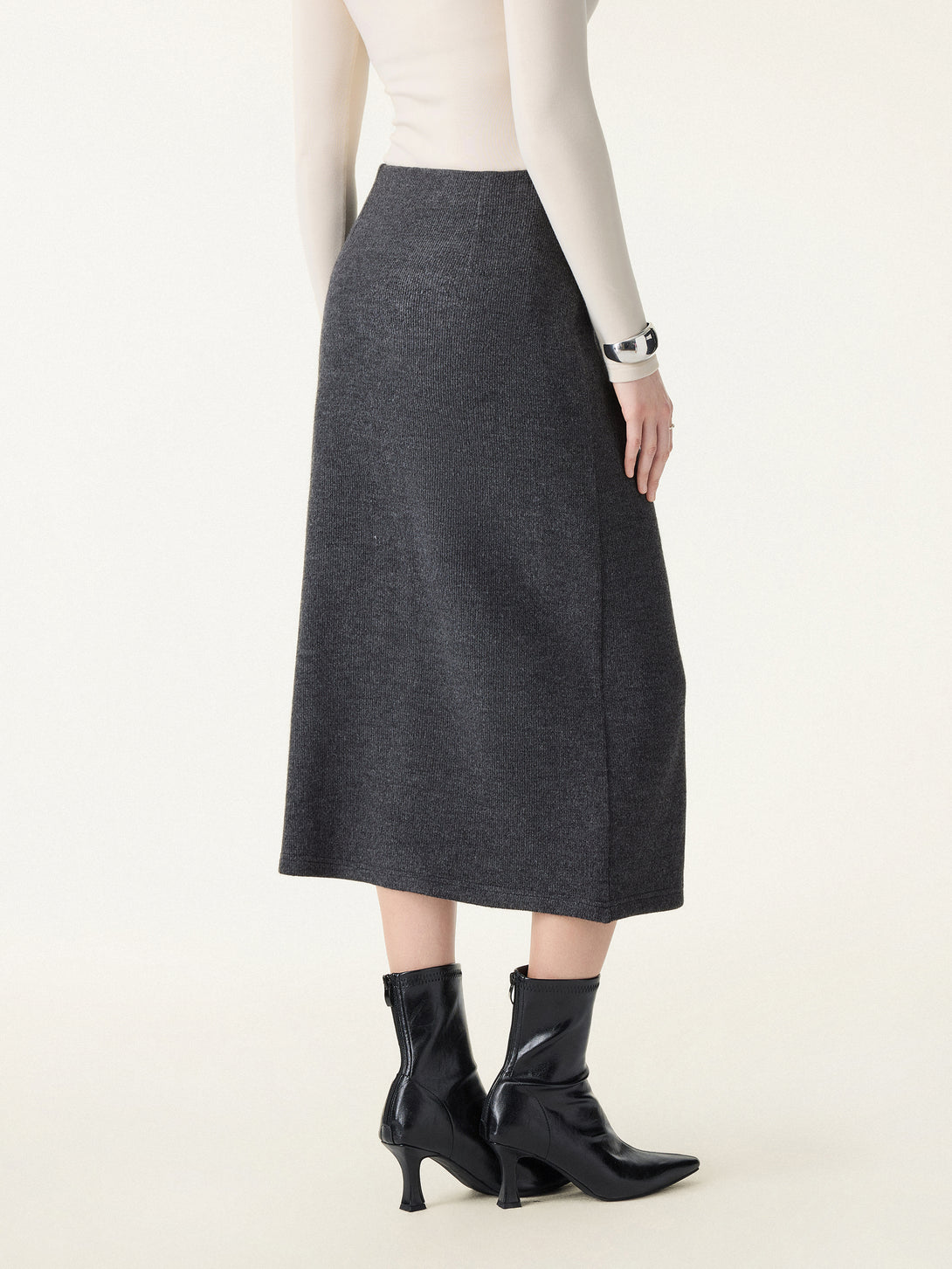 Ribbed H-line Pull-on Midi Skirt