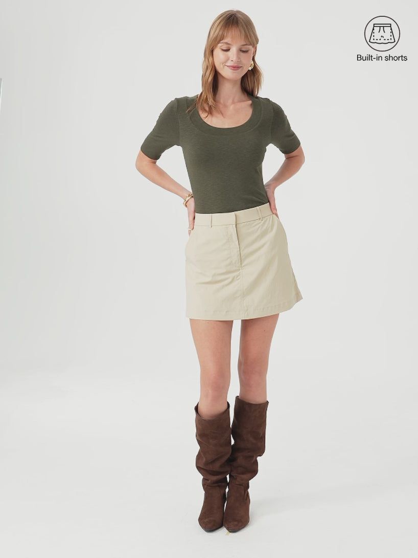 OGLmove Lightweight Water-Repellent High-Rise Fly-Front Skort